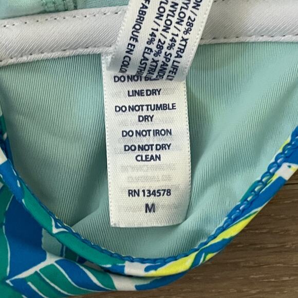 Vineyard Vines Geo Whale Tail Ruffle Bikini Top - Picture 4 of 5